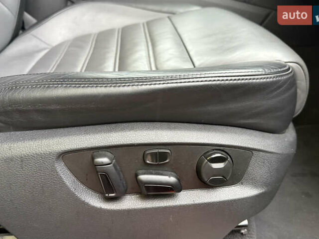 Серый Фольксваген Туарег, объемом двигателя 3 л и пробегом 267 тыс. км за 35000 $, фото 42 на Automoto.ua