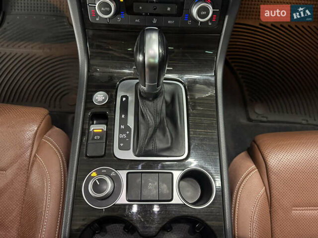 Сірий Фольксваген Туарег, об'ємом двигуна 3.6 л та пробігом 240 тис. км за 17800 $, фото 31 на Automoto.ua