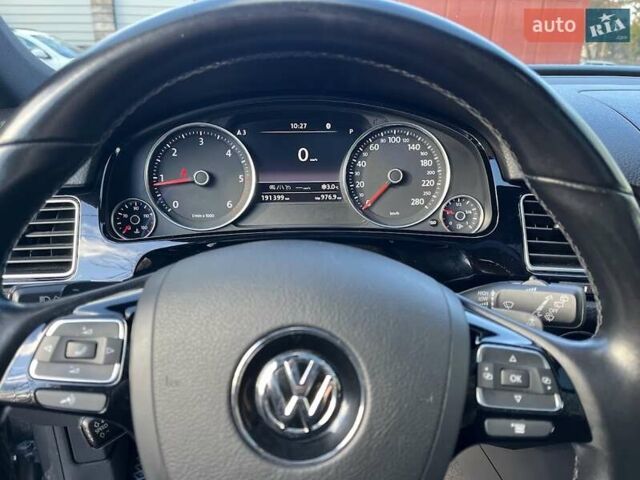 Серый Фольксваген Туарег, объемом двигателя 2.97 л и пробегом 191 тыс. км за 33999 $, фото 56 на Automoto.ua