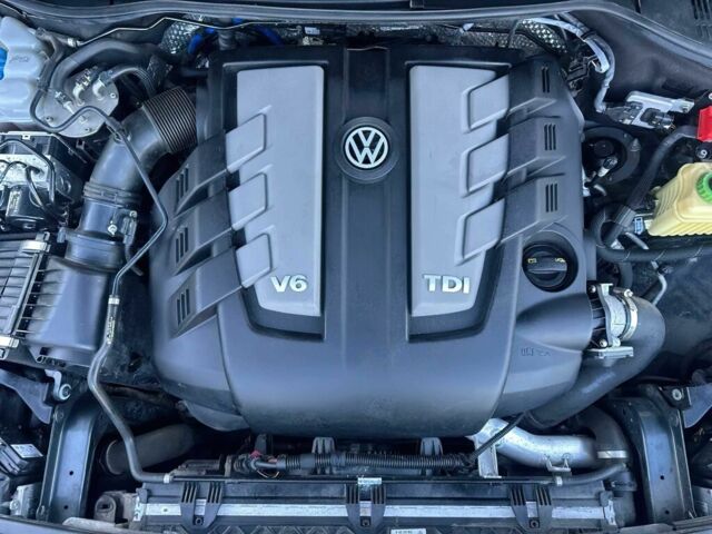 Серый Фольксваген Туарег, объемом двигателя 3 л и пробегом 80 тыс. км за 10200 $, фото 15 на Automoto.ua