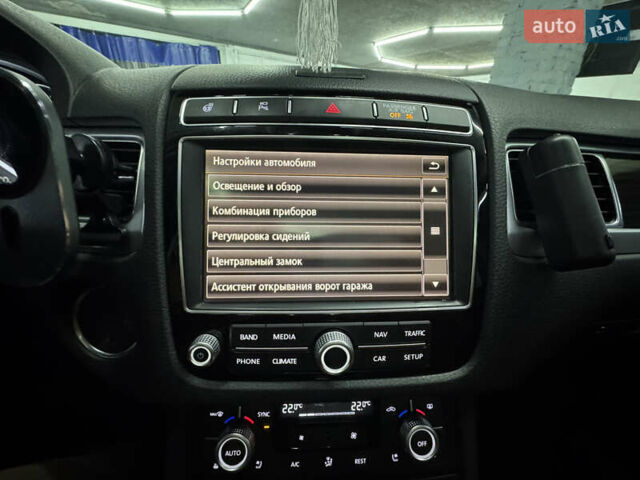 Сірий Фольксваген Туарег, об'ємом двигуна 3.6 л та пробігом 240 тис. км за 17800 $, фото 62 на Automoto.ua