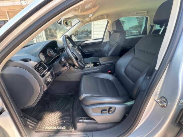 Серый Фольксваген Туарег, объемом двигателя 3.6 л и пробегом 79 тыс. км за 7700 $, фото 7 на Automoto.ua