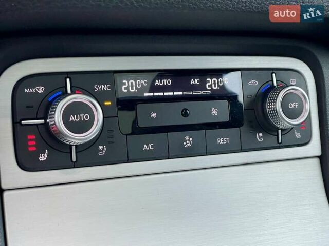 Серый Фольксваген Туарег, объемом двигателя 3.6 л и пробегом 134 тыс. км за 18999 $, фото 23 на Automoto.ua