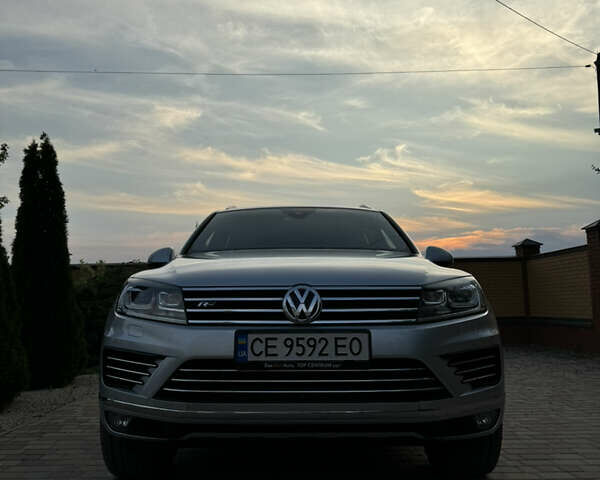 Серый Фольксваген Туарег, объемом двигателя 3 л и пробегом 149 тыс. км за 36000 $, фото 1 на Automoto.ua