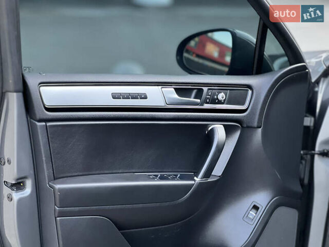 Фольксваген Туарег 2016 в Киеве на Automoto.ua Серый Фольксваген Туарег, объемом двигателя 3 л и пробегом 196 тыс. км за 21900 $, фото 19 на Automoto.ua