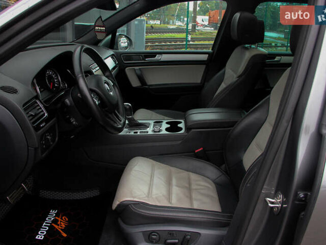 Серый Фольксваген Туарег, объемом двигателя 3.6 л и пробегом 118 тыс. км за 18500 $, фото 17 на Automoto.ua