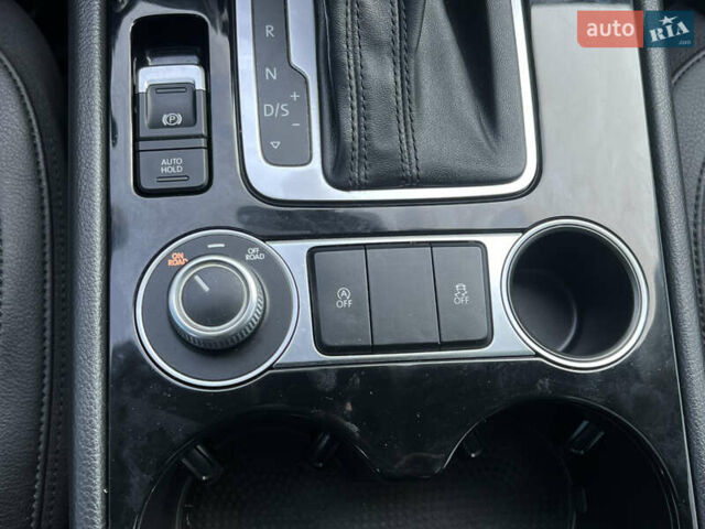 Фольксваген Туарег 2016 в Киеве на Automoto.ua Серый Фольксваген Туарег, объемом двигателя 3 л и пробегом 196 тыс. км за 21900 $, фото 32 на Automoto.ua