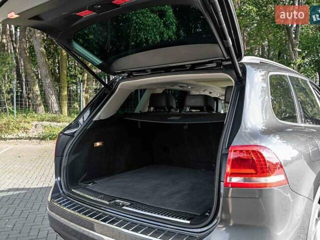 Фольксваген Туарег 2016 в Луцке на Automoto.ua Серый Фольксваген Туарег, объемом двигателя 2.97 л и пробегом 181 тыс. км за 35000 $, фото 44 на Automoto.ua