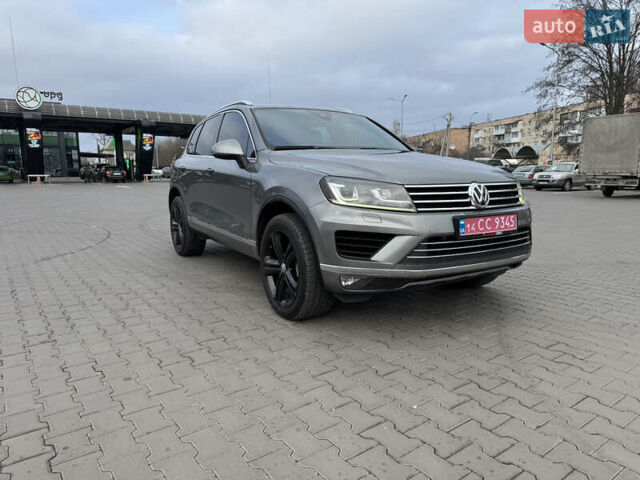 Серый Фольксваген Туарег, объемом двигателя 3.6 л и пробегом 240 тыс. км за 17700 $, фото 4 на Automoto.ua