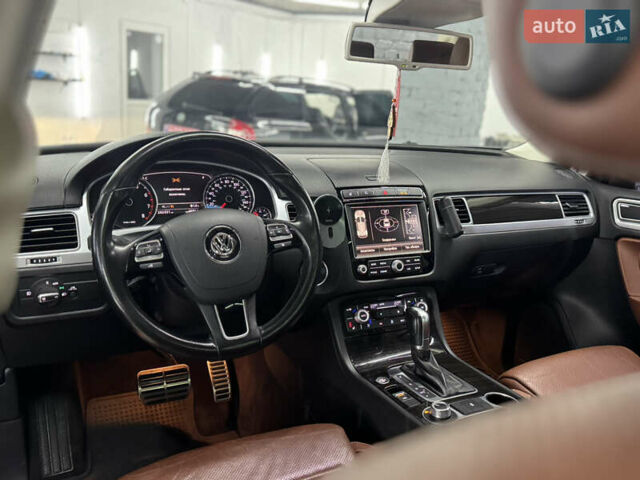 Сірий Фольксваген Туарег, об'ємом двигуна 3.6 л та пробігом 240 тис. км за 17800 $, фото 16 на Automoto.ua