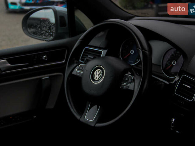 Серый Фольксваген Туарег, объемом двигателя 3.6 л и пробегом 118 тыс. км за 18500 $, фото 34 на Automoto.ua