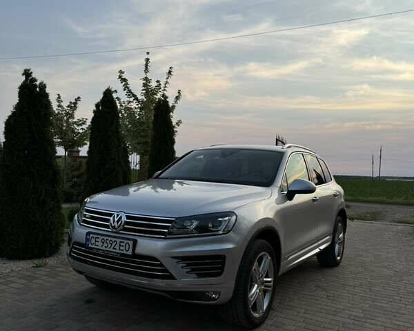 Серый Фольксваген Туарег, объемом двигателя 3 л и пробегом 149 тыс. км за 36000 $, фото 2 на Automoto.ua