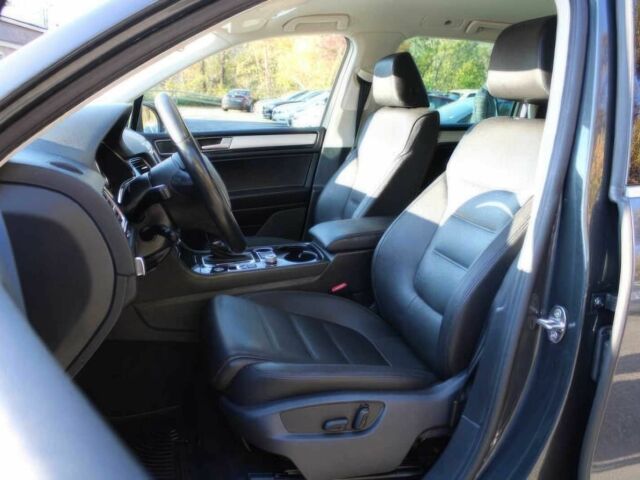 Сірий Фольксваген Туарег, об'ємом двигуна 3.6 л та пробігом 79 тис. км за 3600 $, фото 8 на Automoto.ua