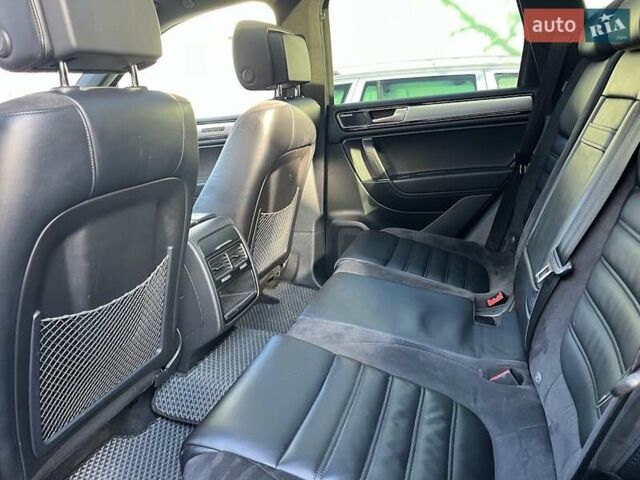 Серый Фольксваген Туарег, объемом двигателя 2.97 л и пробегом 191 тыс. км за 33999 $, фото 44 на Automoto.ua