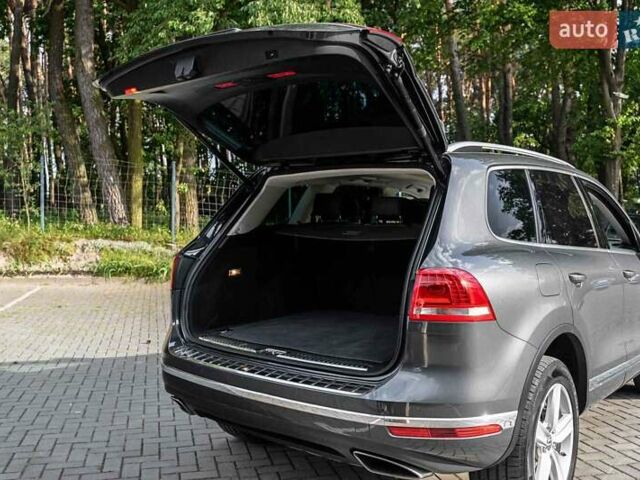 Фольксваген Туарег 2016 в Луцке на Automoto.ua Серый Фольксваген Туарег, объемом двигателя 2.97 л и пробегом 181 тыс. км за 35000 $, фото 45 на Automoto.ua