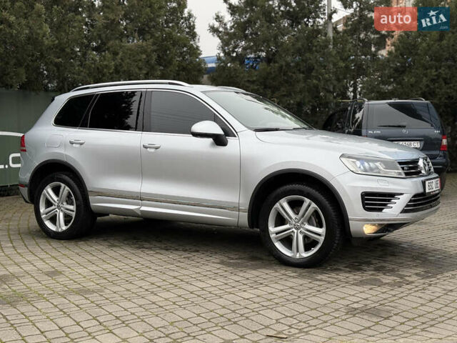 Сірий Фольксваген Туарег, об'ємом двигуна 3 л та пробігом 235 тис. км за 27500 $, фото 5 на Automoto.ua