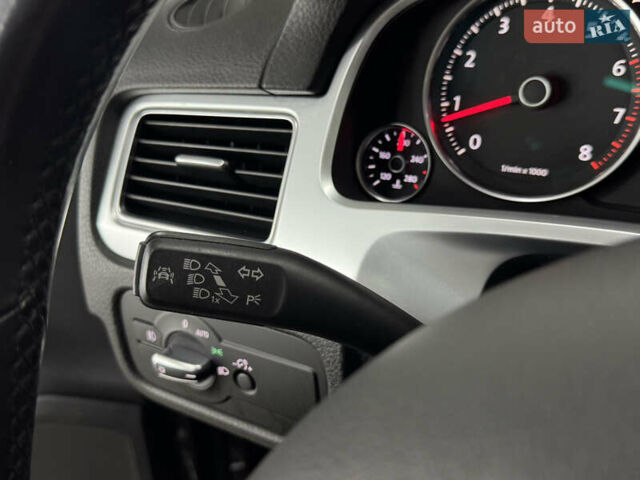 Сірий Фольксваген Туарег, об'ємом двигуна 3.6 л та пробігом 240 тис. км за 17800 $, фото 69 на Automoto.ua