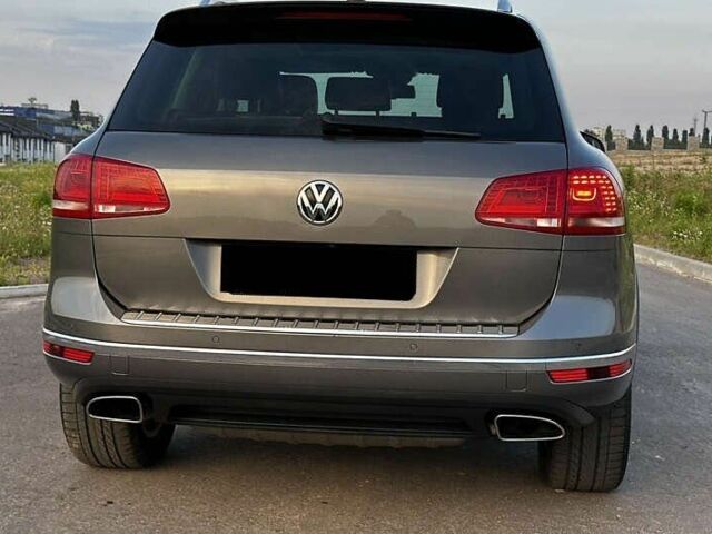 Серый Фольксваген Туарег, объемом двигателя 3 л и пробегом 139 тыс. км за 23200 $, фото 10 на Automoto.ua