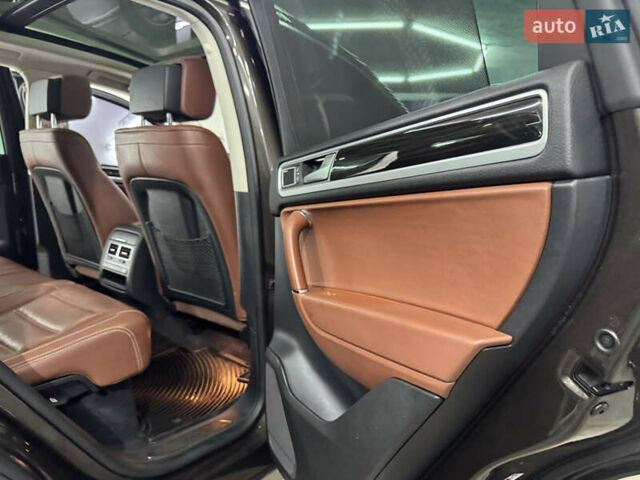 Сірий Фольксваген Туарег, об'ємом двигуна 3.6 л та пробігом 240 тис. км за 17800 $, фото 47 на Automoto.ua