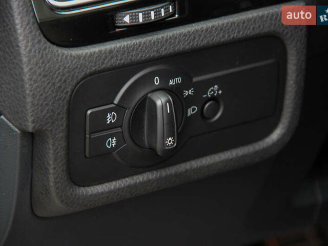 Серый Фольксваген Туарег, объемом двигателя 3.6 л и пробегом 118 тыс. км за 18500 $, фото 21 на Automoto.ua