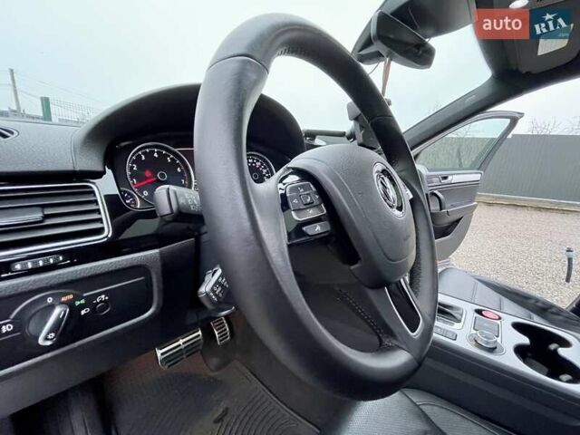 Серый Фольксваген Туарег, объемом двигателя 3.6 л и пробегом 134 тыс. км за 18999 $, фото 19 на Automoto.ua