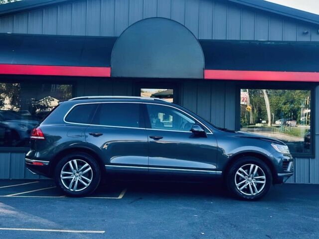 Серый Фольксваген Туарег, объемом двигателя 3 л и пробегом 80 тыс. км за 10200 $, фото 5 на Automoto.ua