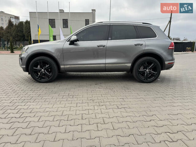Серый Фольксваген Туарег, объемом двигателя 3.6 л и пробегом 240 тыс. км за 17700 $, фото 5 на Automoto.ua