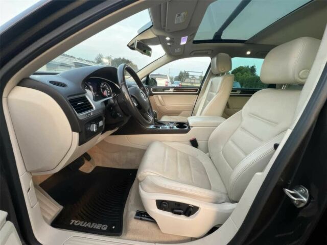 Серый Фольксваген Туарег, объемом двигателя 3 л и пробегом 77 тыс. км за 13600 $, фото 8 на Automoto.ua