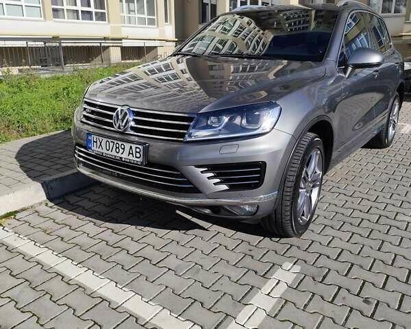 Фольксваген Туарег 2016 в Хмельницком на Automoto.ua Серый Фольксваген Туарег, объемом двигателя 2.97 л и пробегом 278 тыс. км за 30500 $, фото 19 на Automoto.ua