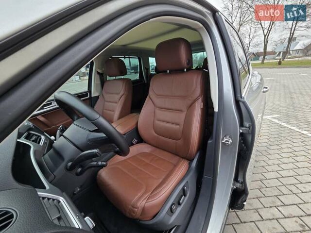 Серый Фольксваген Туарег, объемом двигателя 0 л и пробегом 265 тыс. км за 24900 $, фото 34 на Automoto.ua