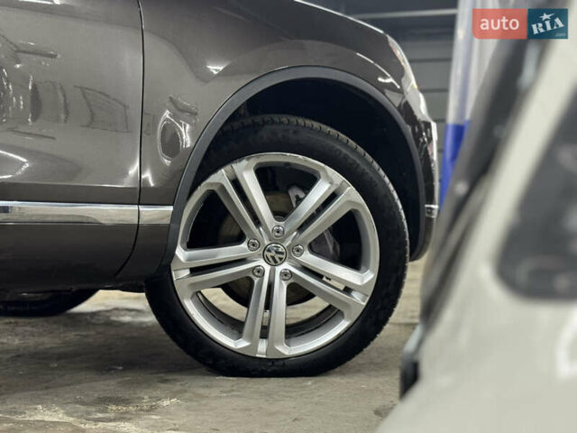 Сірий Фольксваген Туарег, об'ємом двигуна 3.6 л та пробігом 240 тис. км за 17800 $, фото 8 на Automoto.ua