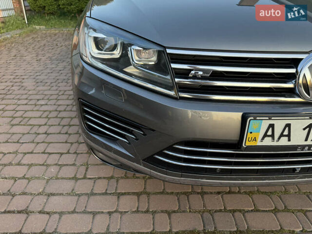 Серый Фольксваген Туарег, объемом двигателя 3 л и пробегом 267 тыс. км за 35000 $, фото 17 на Automoto.ua