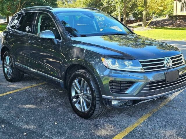 Сірий Фольксваген Туарег, об'ємом двигуна 3 л та пробігом 72 тис. км за 13600 $, фото 2 на Automoto.ua