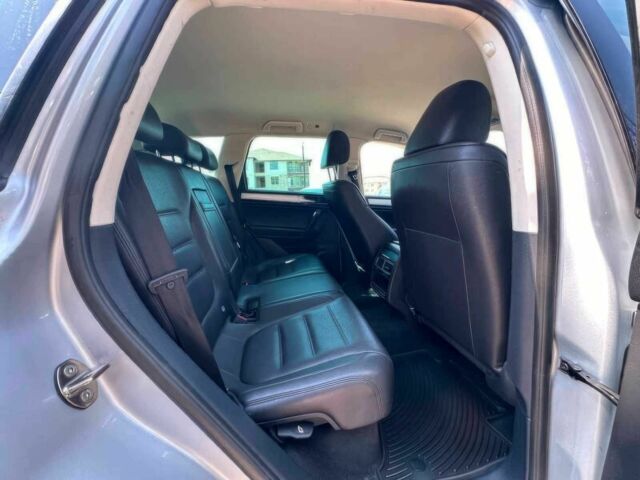 Серый Фольксваген Туарег, объемом двигателя 3.6 л и пробегом 79 тыс. км за 7700 $, фото 10 на Automoto.ua