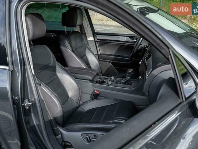 Фольксваген Туарег 2016 в Луцке на Automoto.ua Серый Фольксваген Туарег, объемом двигателя 2.97 л и пробегом 181 тыс. км за 35000 $, фото 41 на Automoto.ua