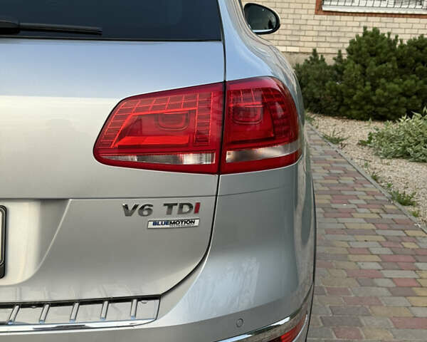 Серый Фольксваген Туарег, объемом двигателя 3 л и пробегом 149 тыс. км за 36000 $, фото 18 на Automoto.ua