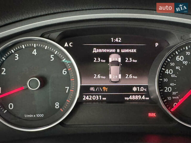 Сірий Фольксваген Туарег, об'ємом двигуна 3.6 л та пробігом 240 тис. км за 17800 $, фото 71 на Automoto.ua