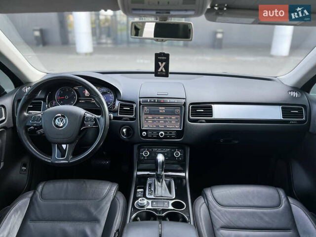Фольксваген Туарег 2016 в Киеве на Automoto.ua Серый Фольксваген Туарег, объемом двигателя 3 л и пробегом 196 тыс. км за 21900 $, фото 24 на Automoto.ua