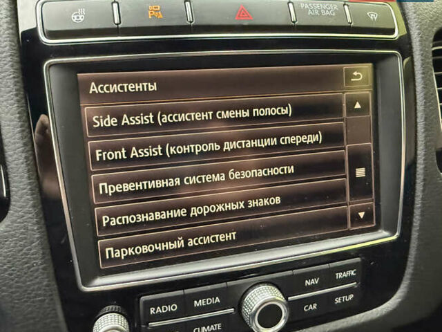 Серый Фольксваген Туарег, объемом двигателя 3 л и пробегом 267 тыс. км за 35000 $, фото 19 на Automoto.ua