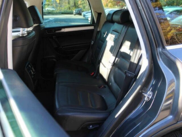 Сірий Фольксваген Туарег, об'ємом двигуна 3.6 л та пробігом 79 тис. км за 3600 $, фото 11 на Automoto.ua