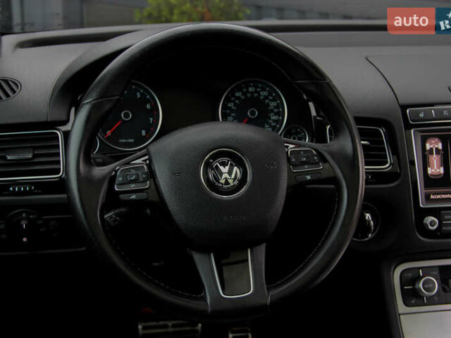 Серый Фольксваген Туарег, объемом двигателя 3.6 л и пробегом 118 тыс. км за 18500 $, фото 33 на Automoto.ua