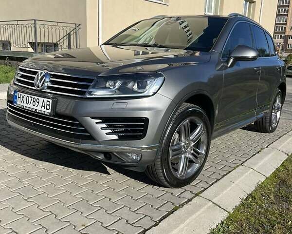 Фольксваген Туарег 2016 в Хмельницком на Automoto.ua Серый Фольксваген Туарег, объемом двигателя 2.97 л и пробегом 278 тыс. км за 30500 $, фото 50 на Automoto.ua