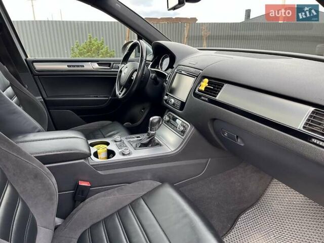 Серый Фольксваген Туарег, объемом двигателя 2.97 л и пробегом 191 тыс. км за 33999 $, фото 31 на Automoto.ua