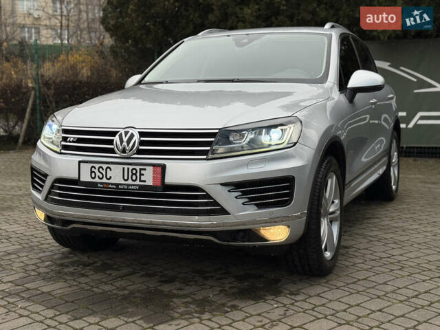 Сірий Фольксваген Туарег, об'ємом двигуна 3 л та пробігом 235 тис. км за 27500 $, фото 2 на Automoto.ua