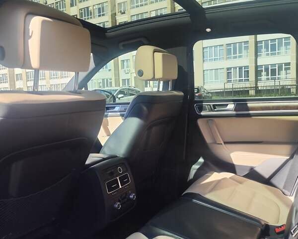 Фольксваген Туарег 2016 в Хмельницком на Automoto.ua Серый Фольксваген Туарег, объемом двигателя 2.97 л и пробегом 278 тыс. км за 30500 $, фото 64 на Automoto.ua