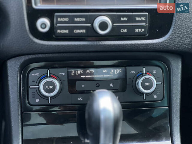 Фольксваген Туарег 2016 в Киеве на Automoto.ua Серый Фольксваген Туарег, объемом двигателя 3 л и пробегом 196 тыс. км за 21900 $, фото 30 на Automoto.ua