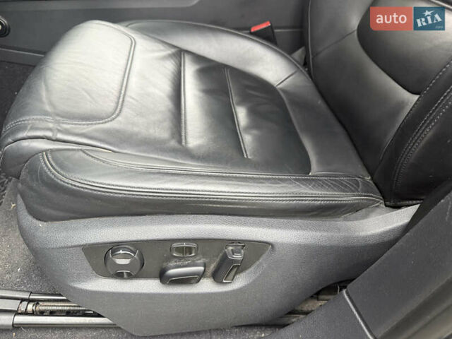 Сірий Фольксваген Туарег, об'ємом двигуна 2.97 л та пробігом 106 тис. км за 32800 $, фото 15 на Automoto.ua