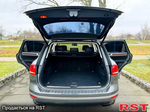 Серый Фольксваген Туарег, объемом двигателя 3 л и пробегом 109 тыс. км за 31500 $, фото 11 на Automoto.ua