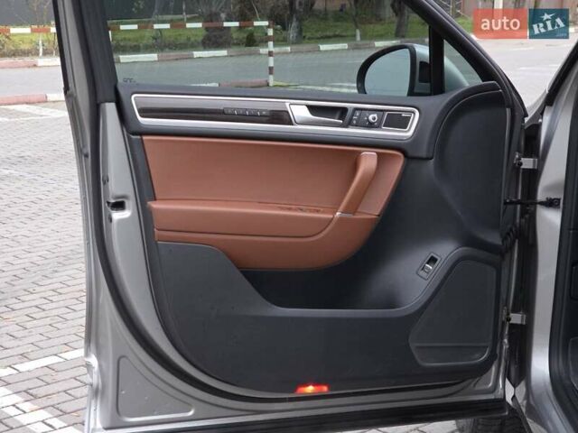 Серый Фольксваген Туарег, объемом двигателя 0 л и пробегом 265 тыс. км за 24900 $, фото 23 на Automoto.ua