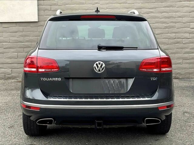 Сірий Фольксваген Туарег, об'ємом двигуна 3 л та пробігом 72 тис. км за 10100 $, фото 4 на Automoto.ua